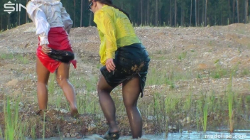 Mud Covered Hunny's Getting Wet And Messy Screencap 52 on sinx.preview.netperv.com