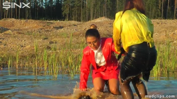 Mud Covered Hunny's Getting Wet And Messy Screencap 7 on sinx.preview.netperv.com