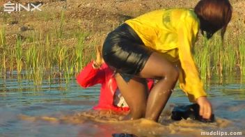 Mud Covered Hunny's Getting Wet And Messy Screencap 12 on sinx.preview.netperv.com