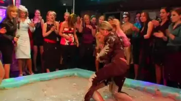 Dionne Darling vs. Christina Lee Screencap 11 on sinx.preview.netperv.com