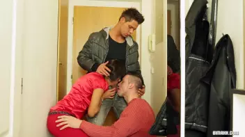 Tera Joy with some friends Screencap 29 on sinx.preview.netperv.com