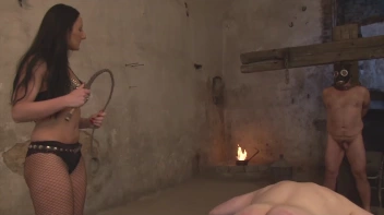 Ausgepeitscht über dem Bock Screencap 31 on sinx.preview.netperv.com