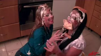 Cakes and Cunts MESSacre Screencap 20 on sinx.preview.netperv.com