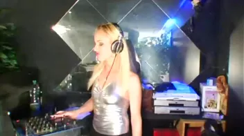 Geeky Gangfuck Part 2 - Cam 2 Screencap 67 on sinx.preview.netperv.com