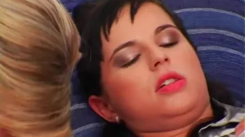 Carmelita and Roxyn the Piss Senorita Screencap 57 on sinx.preview.netperv.com