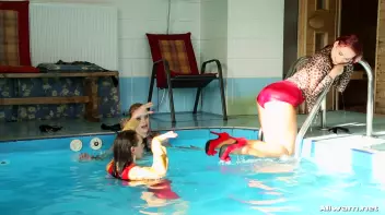 Eurobabe Pool Play Screencap 94 on sinx.preview.netperv.com