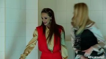 Eurobabe Pool Play Screencap 3 on sinx.preview.netperv.com