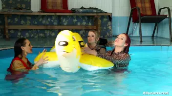 Eurobabe Pool Play Screencap 83 on sinx.preview.netperv.com