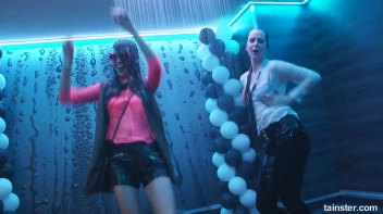 The Wetlook Vibe Is Very Alive! Screencap 27 on sinx.preview.netperv.com