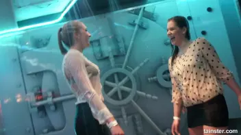 Hot ladies are getting soaking wet Screencap 38 on sinx.preview.netperv.com