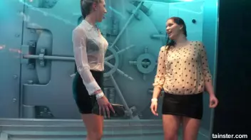 Hot ladies are getting soaking wet Screencap 39 on sinx.preview.netperv.com