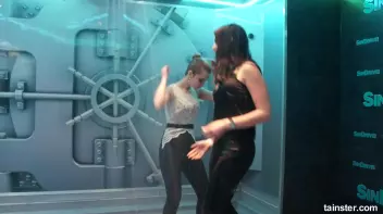 Hot ladies are getting soaking wet Screencap 67 on sinx.preview.netperv.com