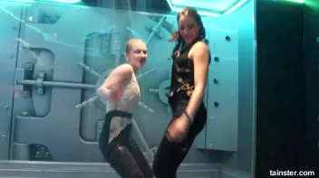 Hot ladies are getting soaking wet Screencap 69 on sinx.preview.netperv.com