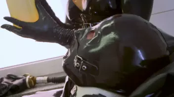 Gummiklinik 1 Screencap 16 on sinx.preview.netperv.com