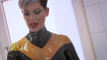 Gummiklinik 1 Screencap 34 on sinx.preview.netperv.com