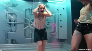 Wet amateur girls go berzerk Screencap 85 on sinx.preview.netperv.com