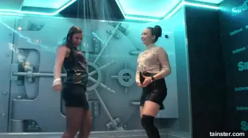 Wet amateur girls go berzerk Screencap 45 on sinx.preview.netperv.com