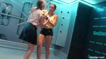 Wet amateur girls go berzerk Screencap 80 on sinx.preview.netperv.com