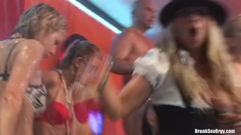 Bikini Beach Balls Part 6 - Cam 4 Screencap 23 on sinx.preview.netperv.com