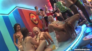 Bikini Beach Balls Part 6 - Cam 4 Screencap 51 on sinx.preview.netperv.com