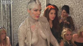 Muddy Wrestling: Sexy Nurse vs. Beauty In Black Screencap 27 on sinx.preview.netperv.com