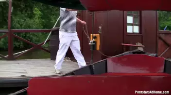 Sucking On The Dock Of The Bay Screencap 1 on sinx.preview.netperv.com