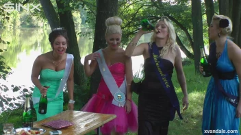 Beauty queens catfight in a lake - Cam 2 Screencap 22 on sinx.preview.netperv.com