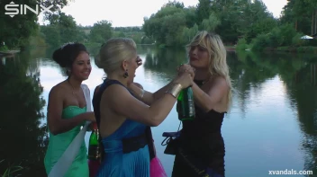 Beauty queens catfight in a lake - Cam 2 Screencap 30 on sinx.preview.netperv.com