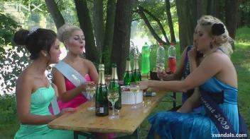 Beauty queens catfight in a lake - Cam 2 Screencap 7 on sinx.preview.netperv.com