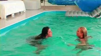 Play Fighting Turns Serious In The Pool Screencap 57 on sinx.preview.netperv.com