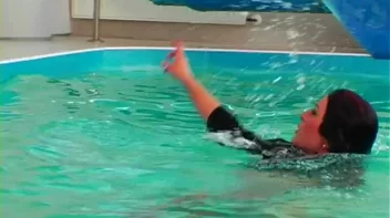 Play Fighting Turns Serious In The Pool Screencap 7 on sinx.preview.netperv.com