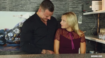 Bring The Bi To The Bar! Screencap 5 on sinx.preview.netperv.com