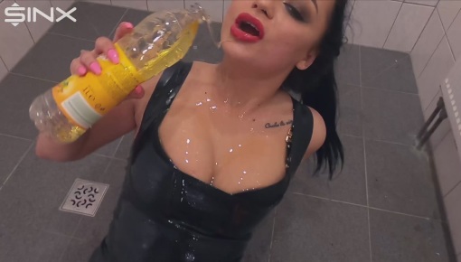 Latest deal - Sexy oil shower and fucks