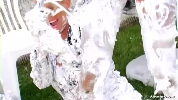 Shaving Cream Attack! Screencap 63 on sinx.preview.netperv.com