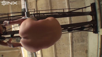 Im hängen durchgefickt Screencap 2 on sinx.preview.netperv.com