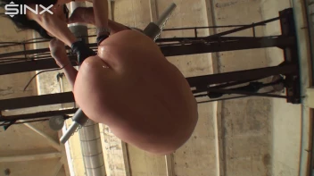 Im hängen durchgefickt Screencap 7 on sinx.preview.netperv.com