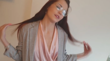 Horny secretary masturbates and pisses in a glass Screencap 7 on sinx.preview.netperv.com