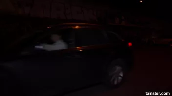 Street Prostitute Pissing Action Screencap 2 on sinx.preview.netperv.com