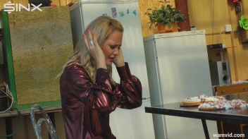 Cute blonde gets messy with pies Screencap 8 on sinx.preview.netperv.com