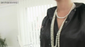 Dirty Detention: Four-Eyes Mrs. Applepee Can't Fight Her Feelings For Pervy Veal - A Special Lesson In "Love" Screencap 6 on sinx.preview.netperv.com