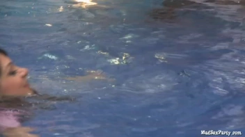 Poolgirls P2 Screencap 3 on sinx.preview.netperv.com