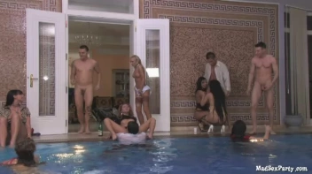 Poolgirls P2 Screencap 4 on sinx.preview.netperv.com