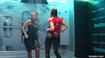 Sweet girls getting the wetlook Screencap 40 on sinx.preview.netperv.com