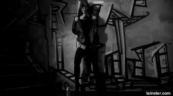 You can piss but you can't hide Screencap 3 on sinx.preview.netperv.com