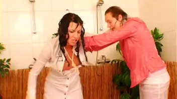 Sudsy Shampoo Mess Screencap 74 on sinx.preview.netperv.com