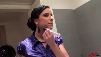 Tons Of Fun In The Washroom Screencap 1 on sinx.preview.netperv.com