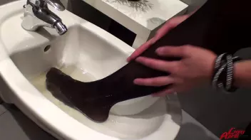 Tons Of Fun In The Washroom Screencap 39 on sinx.preview.netperv.com