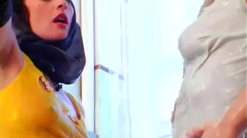 Lesbian Laundromat Screencap 41 on sinx.preview.netperv.com