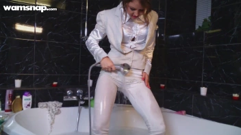 Sexy Solo Wetlook Show In White Screencap 20 on sinx.preview.netperv.com