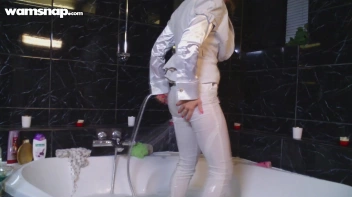 Sexy Solo Wetlook Show In White Screencap 21 on sinx.preview.netperv.com